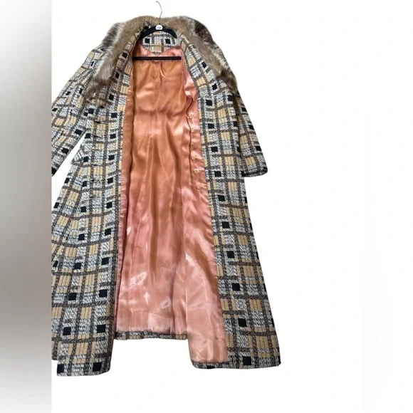 Vintage Tweed and Raccoon, Penny Lane fur coat, medium - Picture 10 of 10